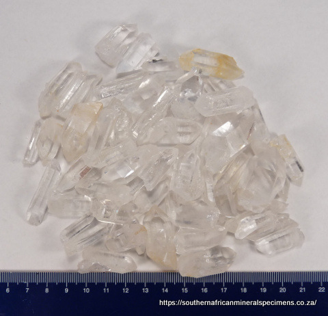 Quartz crystals of medium quality (Arkansas, USA)
